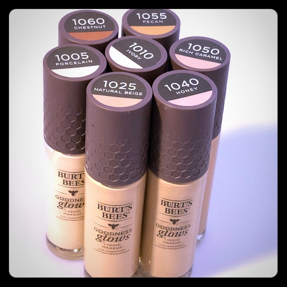 Lot of 7 Burt’s Bees Goodness Glows Foundation